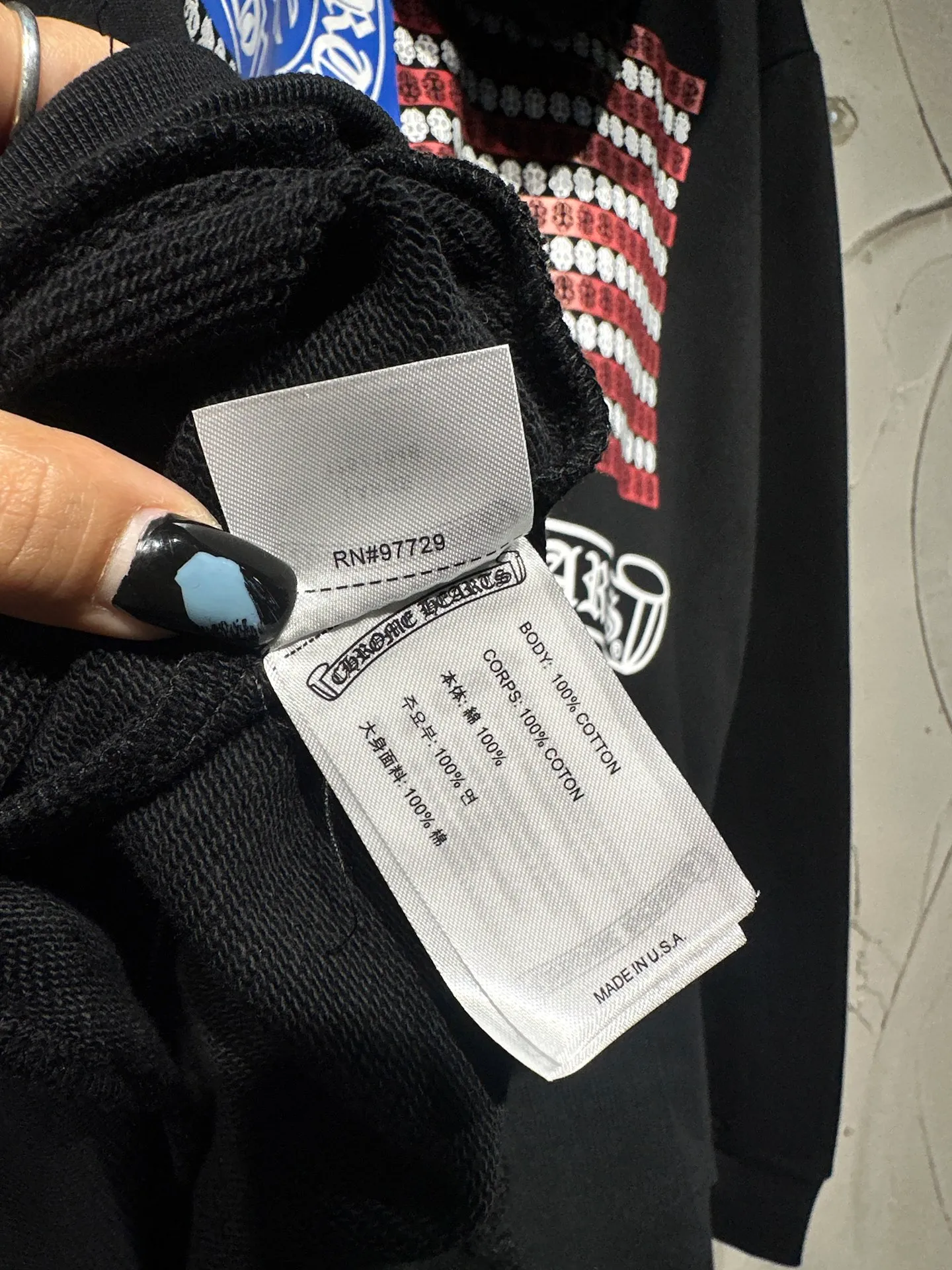 Q31—P230 -Chrome Hearts/Chrome Hearts printed zipper sweatshirt cardigan jacket -420 grams of high-density, high-quality wool, soft, delicate and skin-friendly, soft and silky to the touch, warm and skin-friendly -The hardware and zipper accessories are all customized with full details -Colour: black -Size: S M L XL